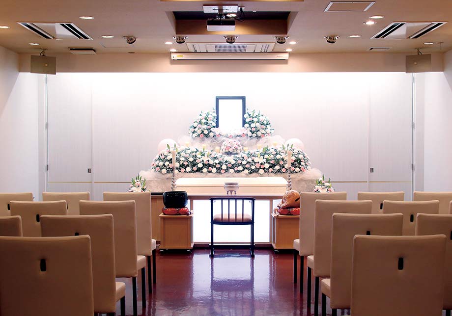 葬儀式場30名